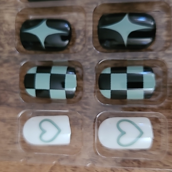 2/$16 Black Hearts Press On Nails - Picture 13 of 14